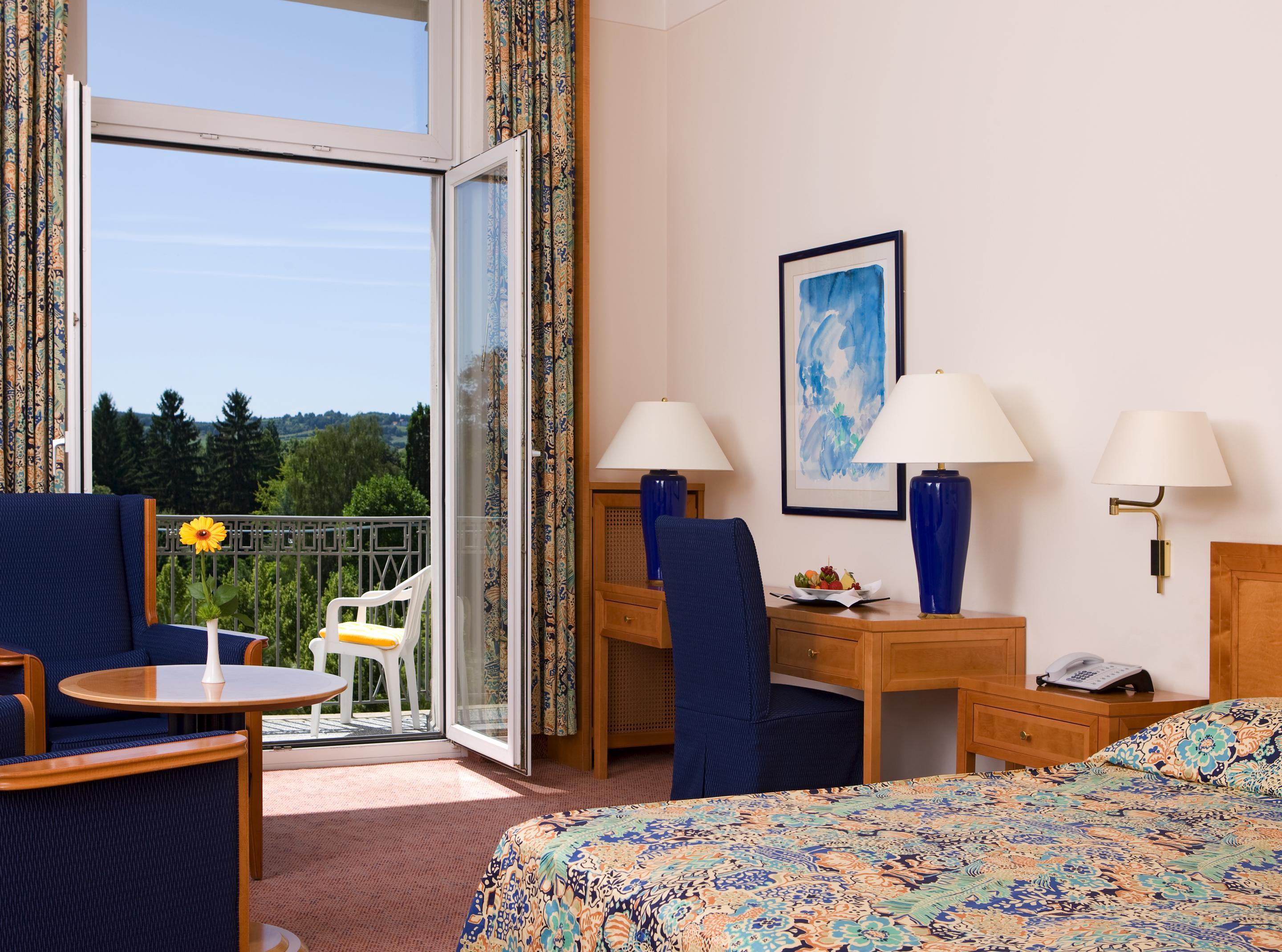 Steigenberger Hotel & Spa Bad Pyrmont Dış mekan fotoğraf A typical hotel room