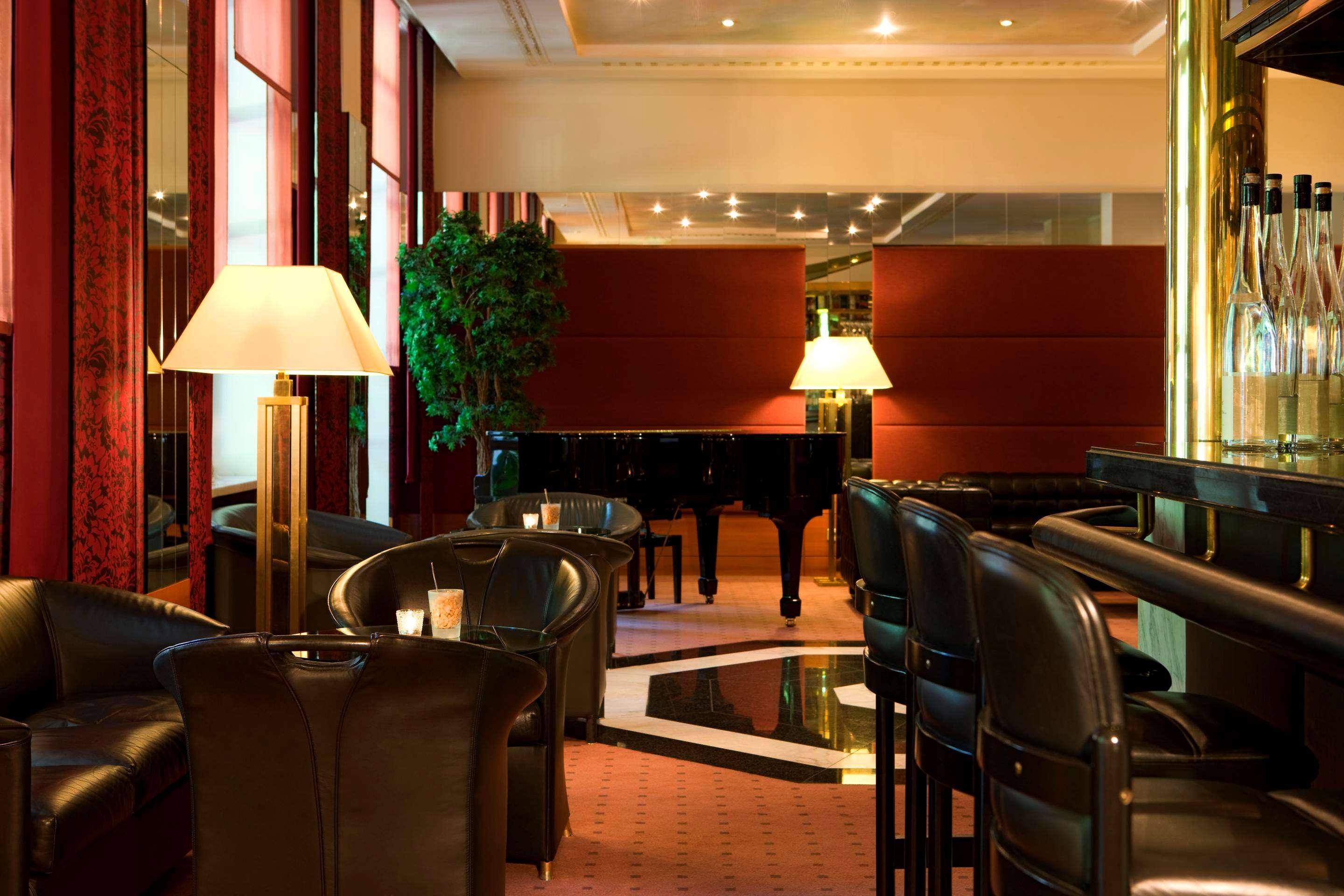 Steigenberger Hotel & Spa Bad Pyrmont Dış mekan fotoğraf The piano bar